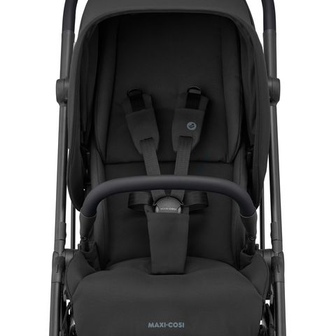 Прогулочная коляска MAXI-COSI Leona2 Essential Black